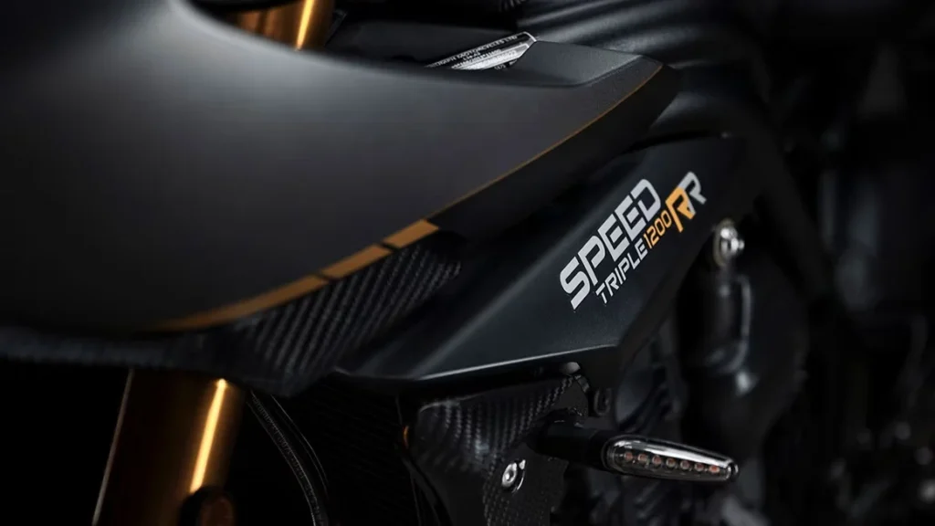 peinture triumph street triple edition breitling