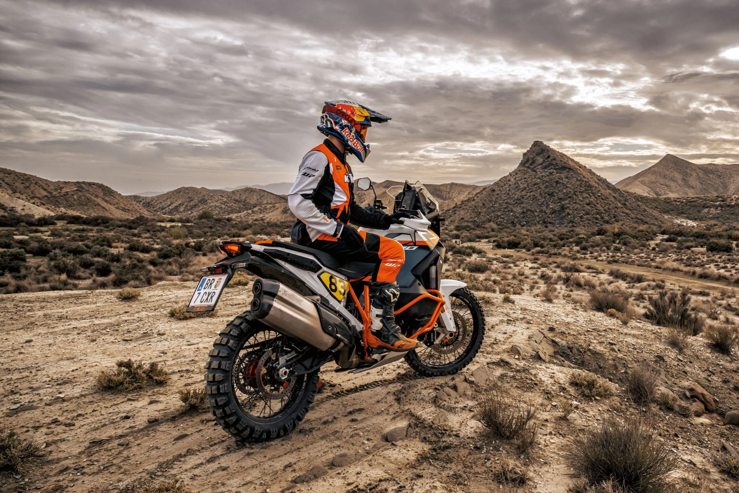 KTM-travel-1390-super-adventure-r-2025