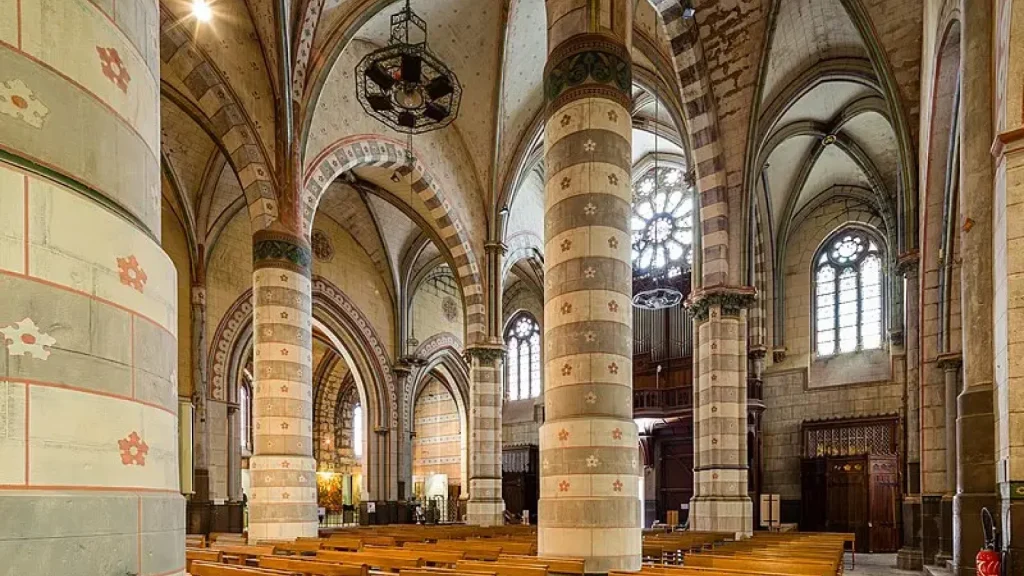 cathédrale-st-jerome-int-digne-les-bains-04000